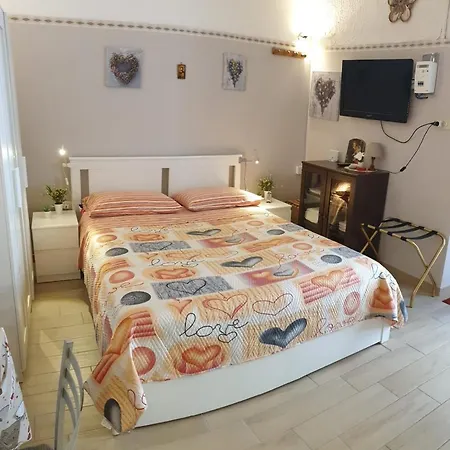 Giovanni S Little House Catania
