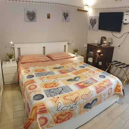 Apartment Giovanni S Little House