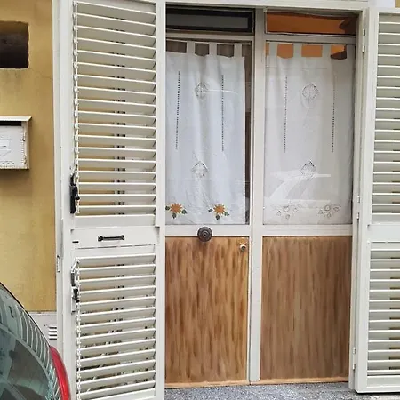 Apartment Giovanni S Little House Catania