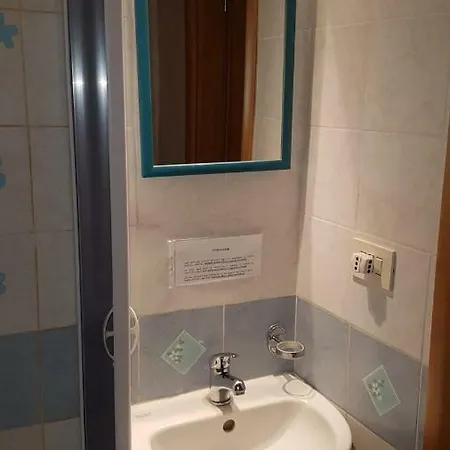 Giovanni S Little House Apartament